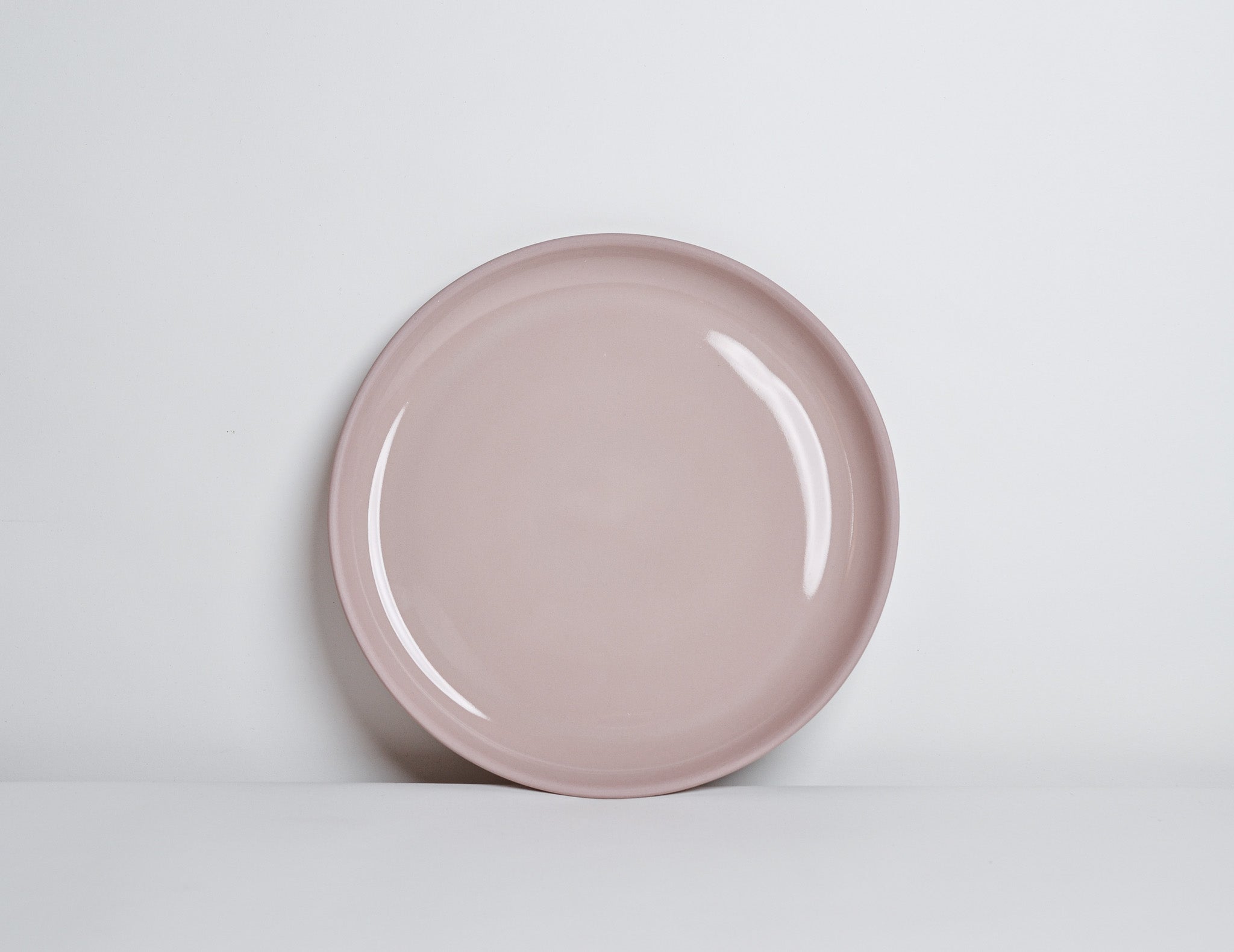 Simple Queen pink plate