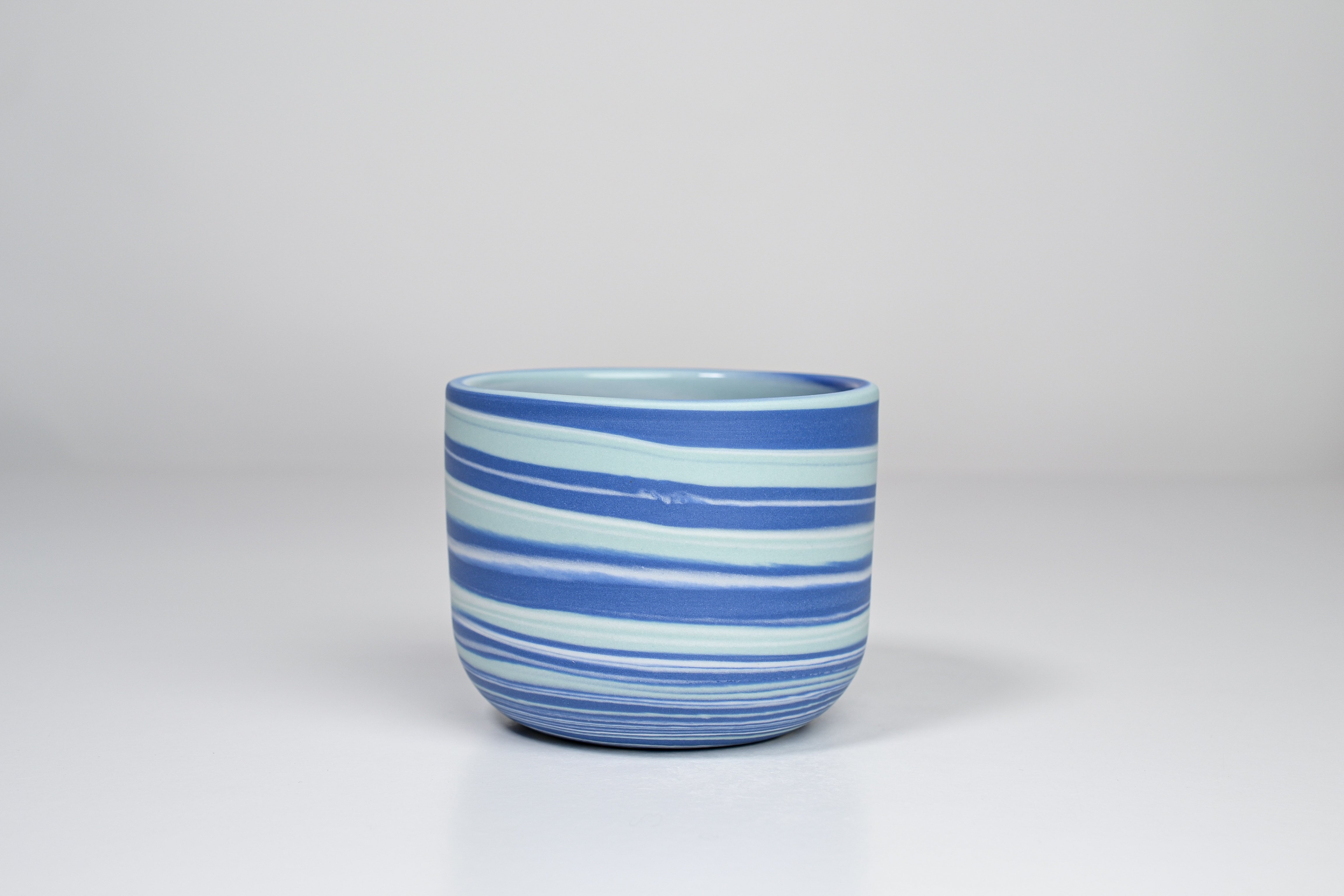 Let it flow. Porcelain cup. 190ml