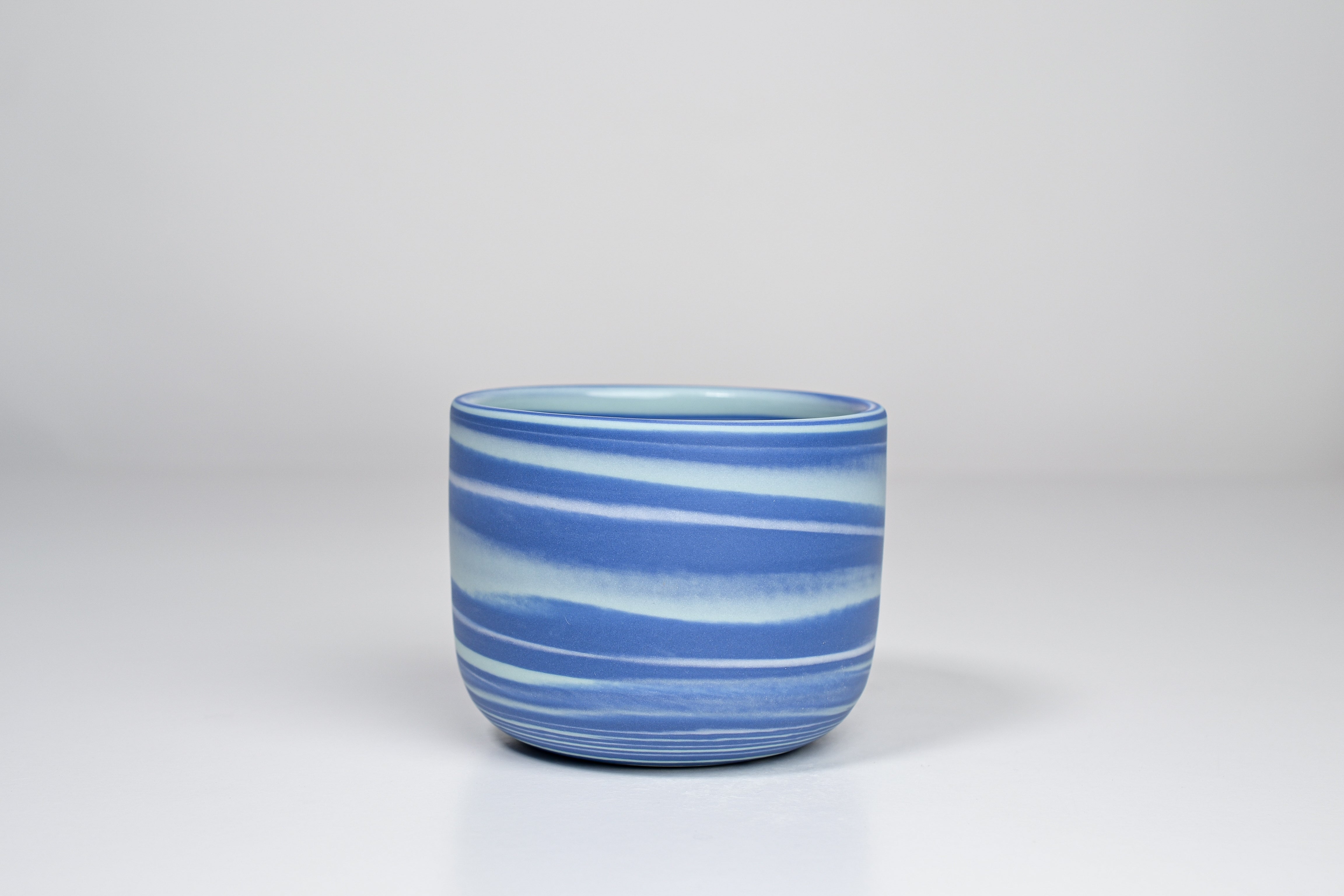 Let it flow. Porcelain cup. 190ml