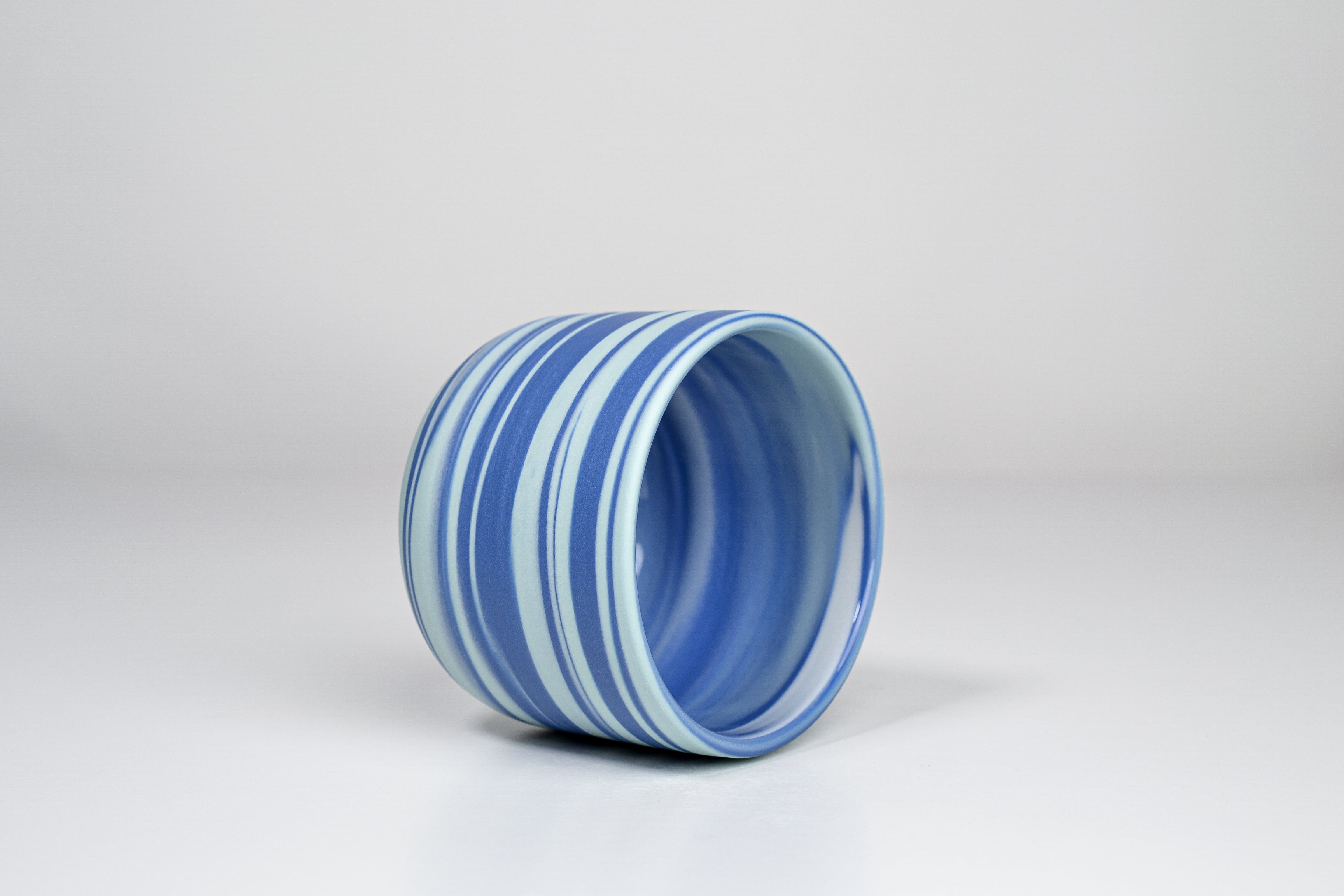 Let it flow. Porcelain cup. 190ml