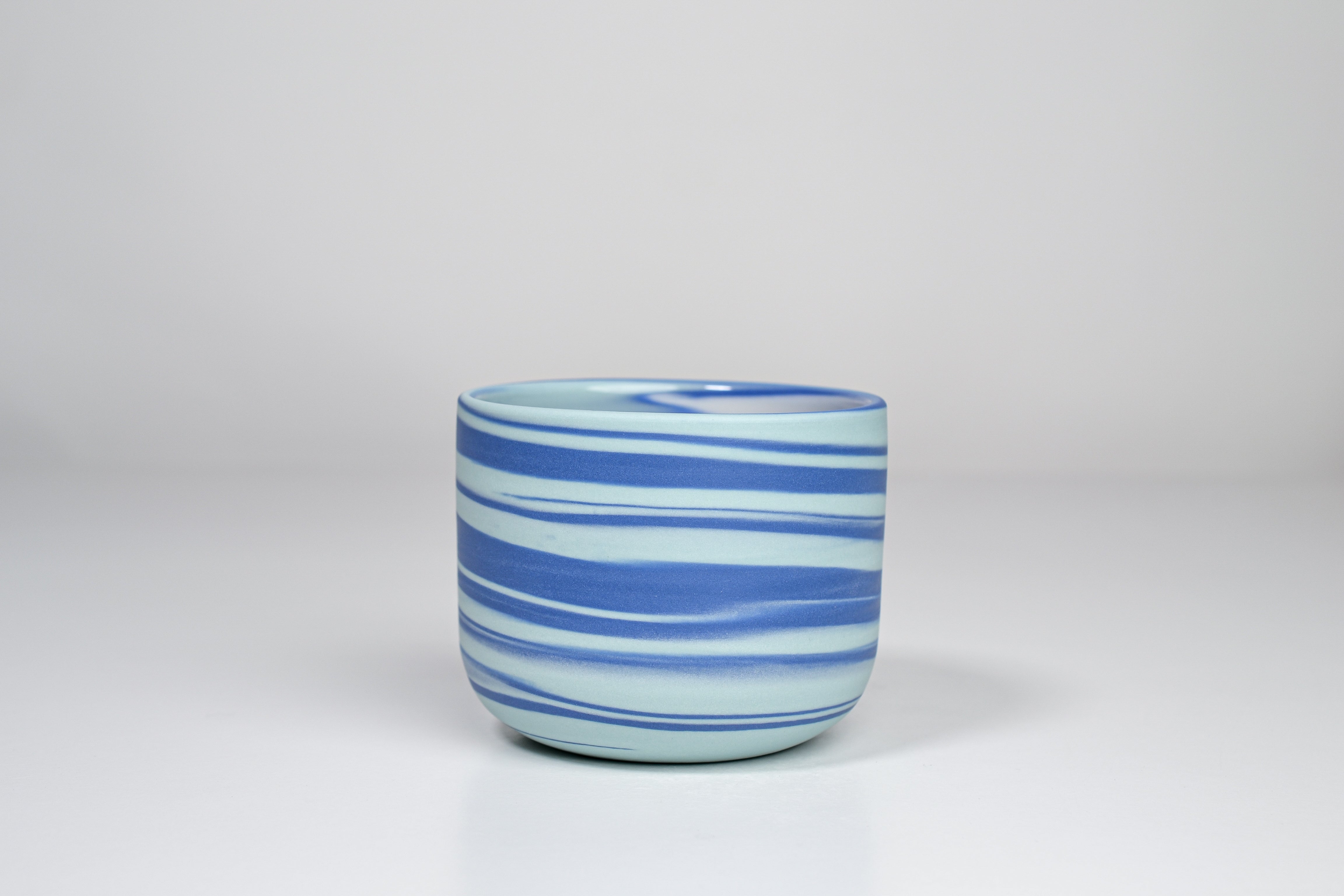 Let it flow. Porcelain cup. 190ml