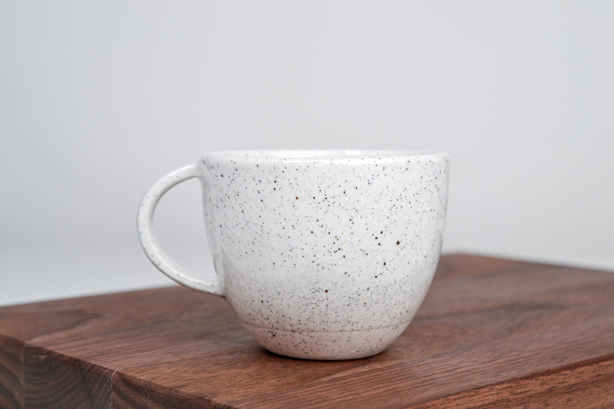 Simple cup with dots