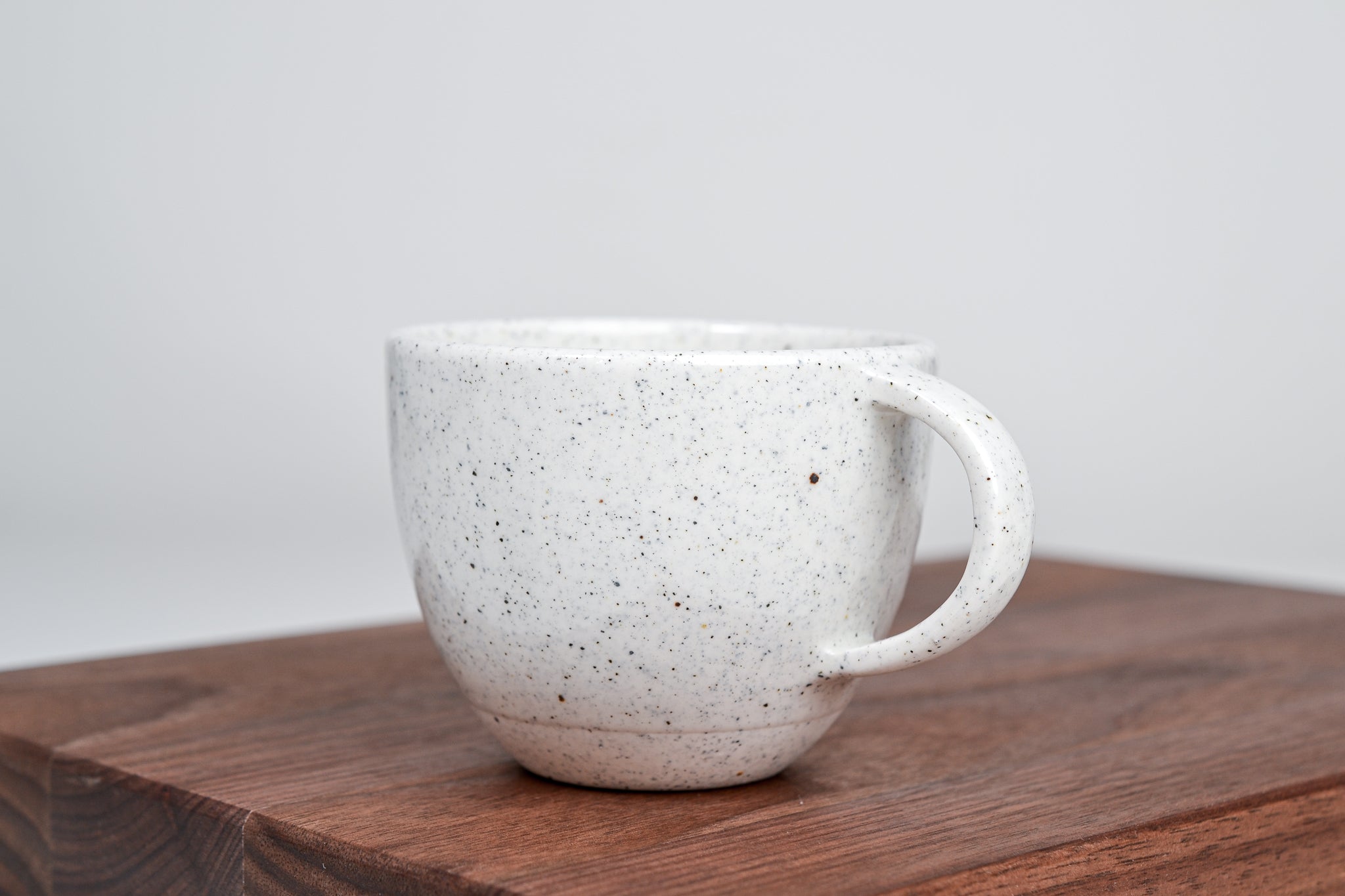 Simple cup with dots