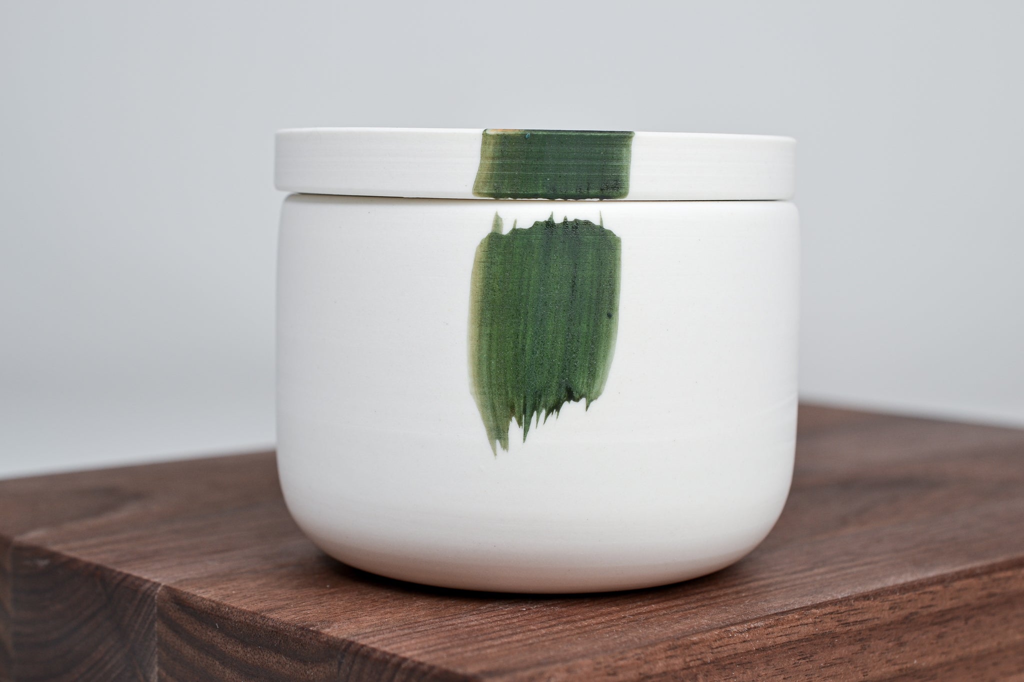 Simple sugar jar, green line, 300ml cup with a lid