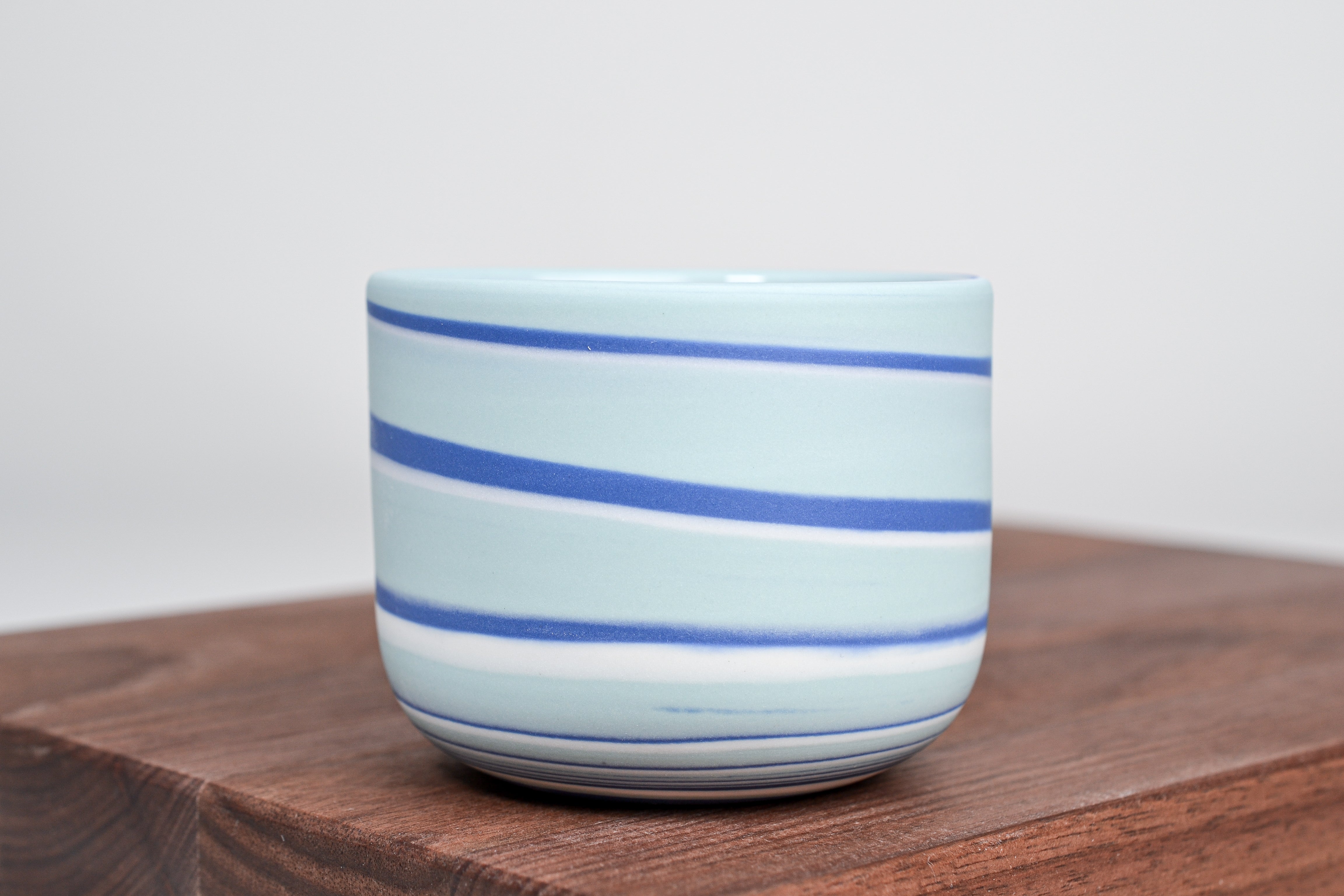 Let it flow. Porcelain cup. 190ml